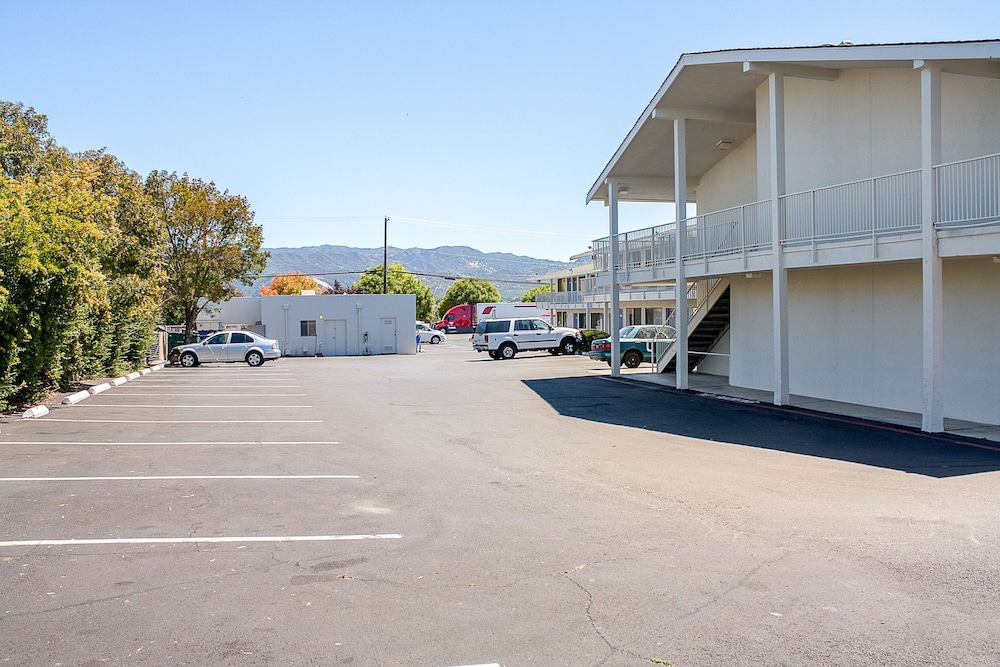 Motel6 Ukiah CA 8/53