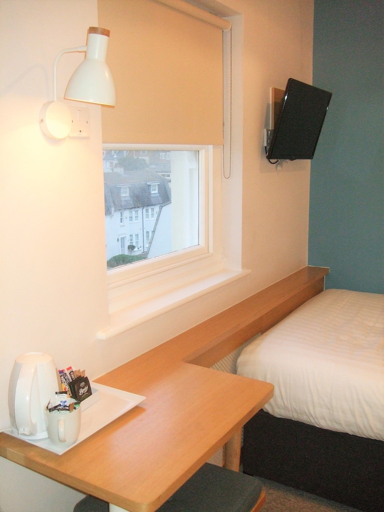 Legends Hotel Brighton 35/67