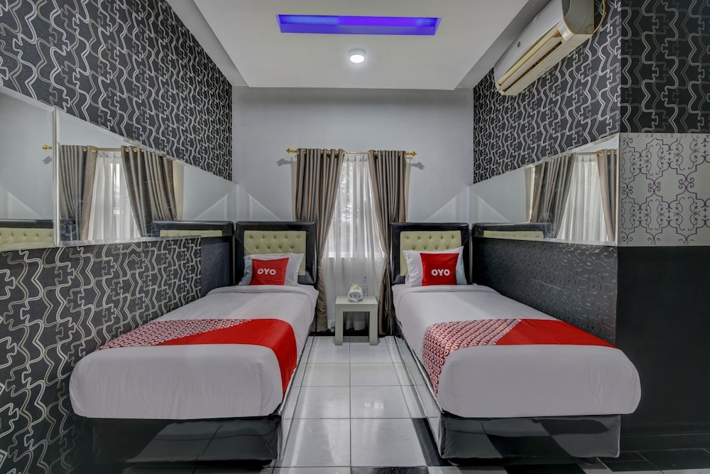 Deluxe, Twin Beds