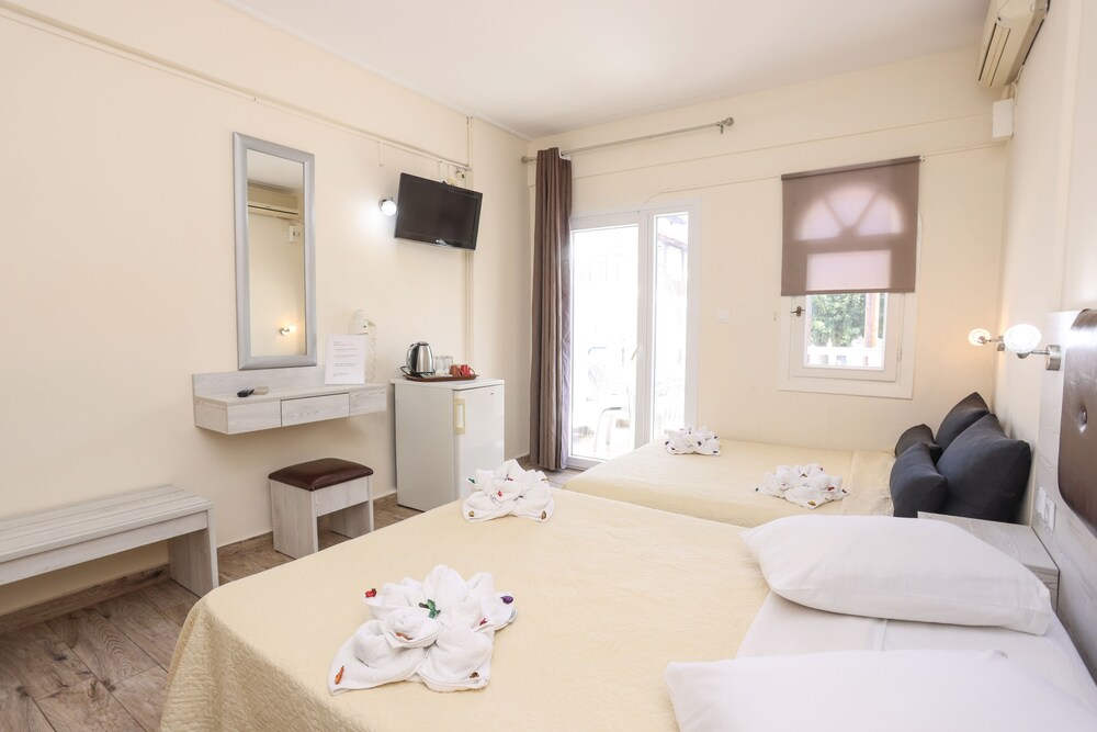 Summer Beach Hotel 14/46