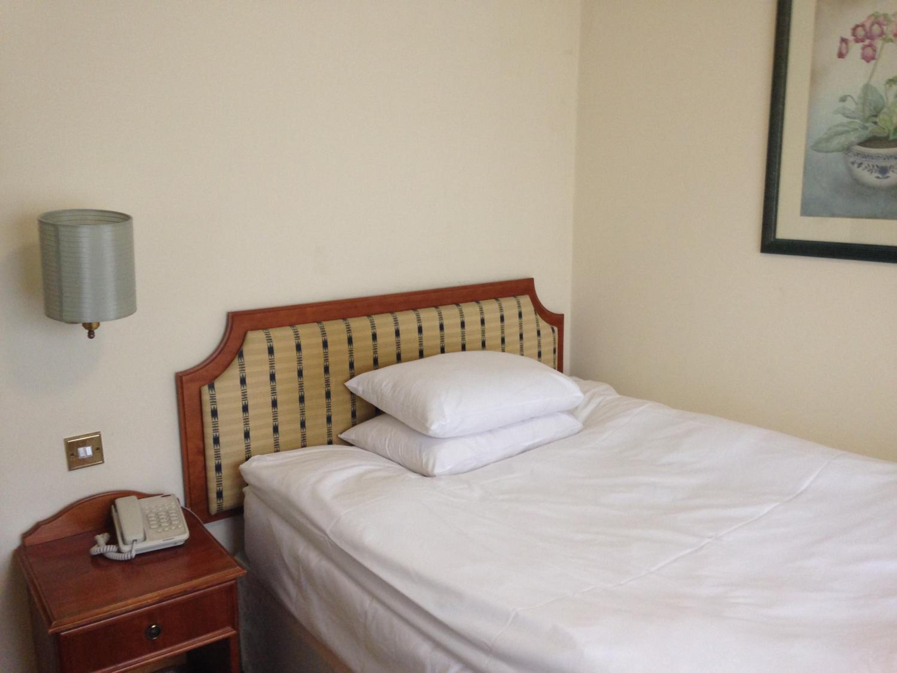 Abbey Lodge Hotel 31/40