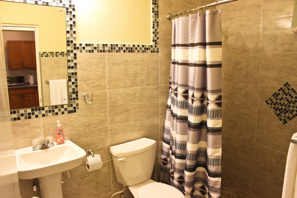 Sunset Strip Acadia Guest Apartment 14/16