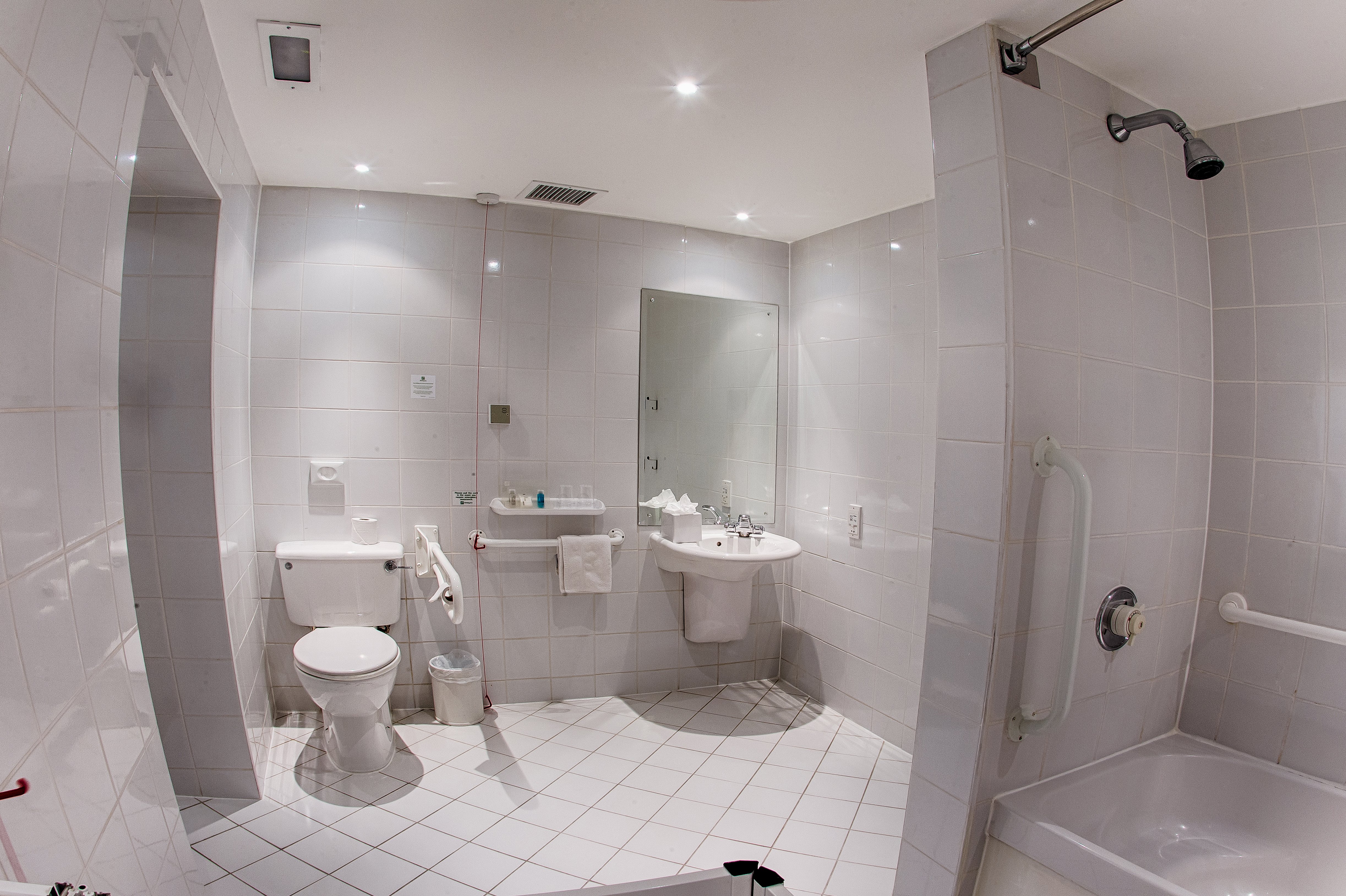 HOLIDAY INN LONDON HEATHROW M4J4 62/62