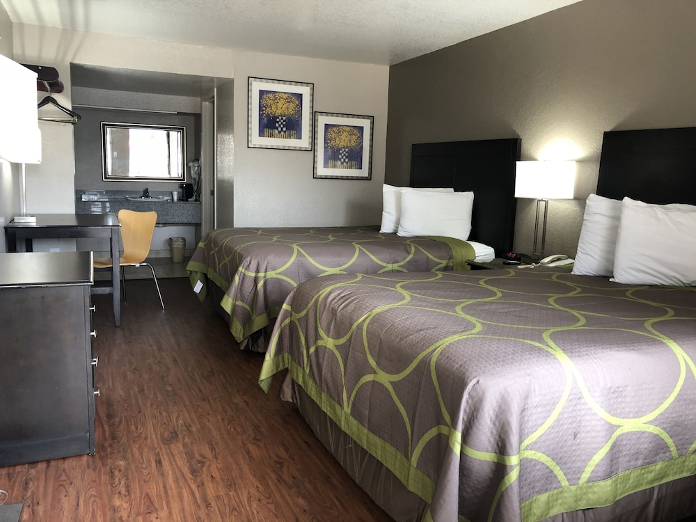 Super 8 By Wyndham San Antonio Downtown/Alamo 26/40