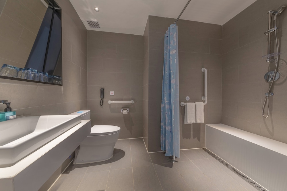 Holiday Inn Express Dongguan Humen 22/25