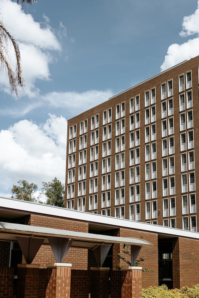 Canberra Accommodation Centre 3/63