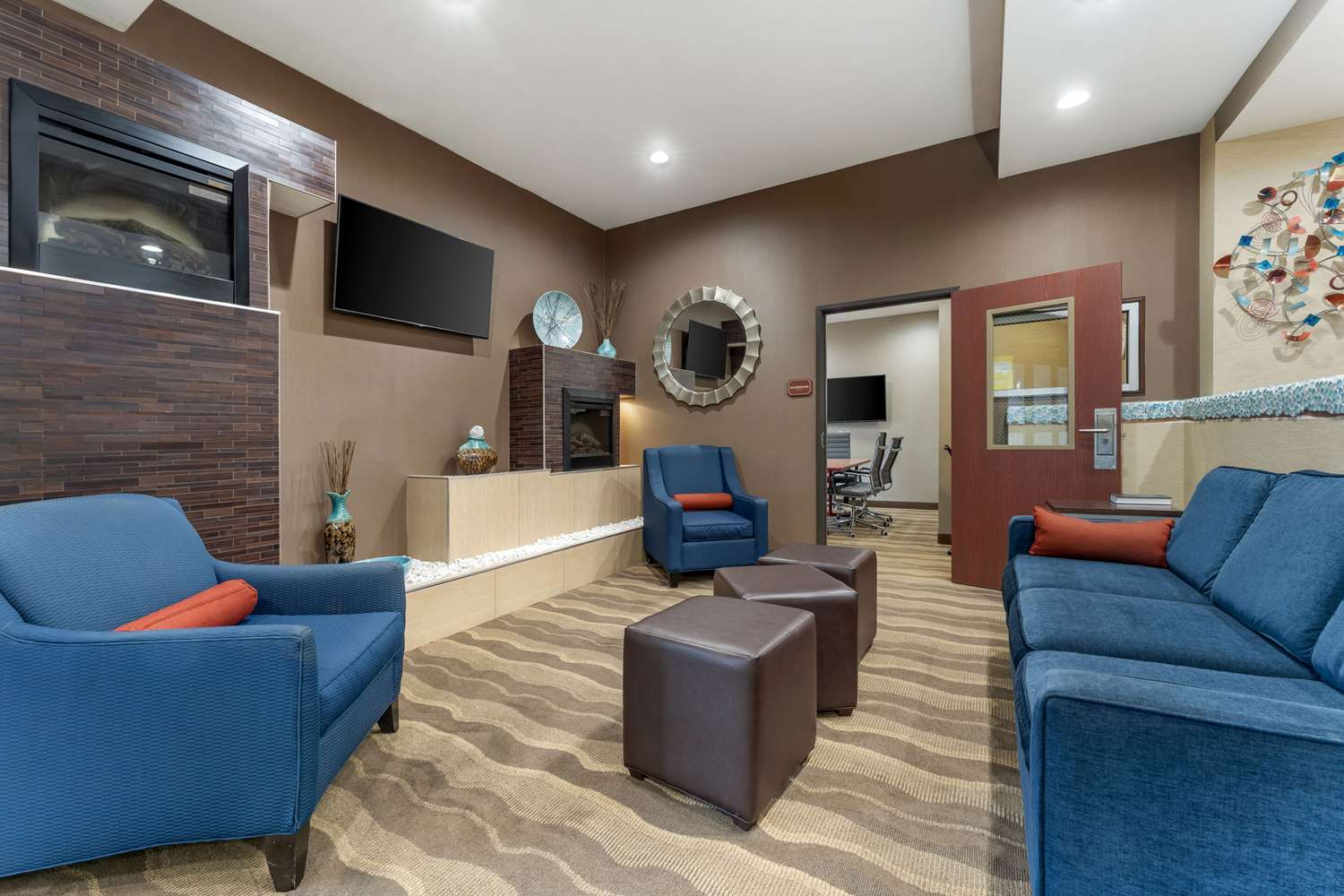 Comfort Suites Monaca, PA 30/37