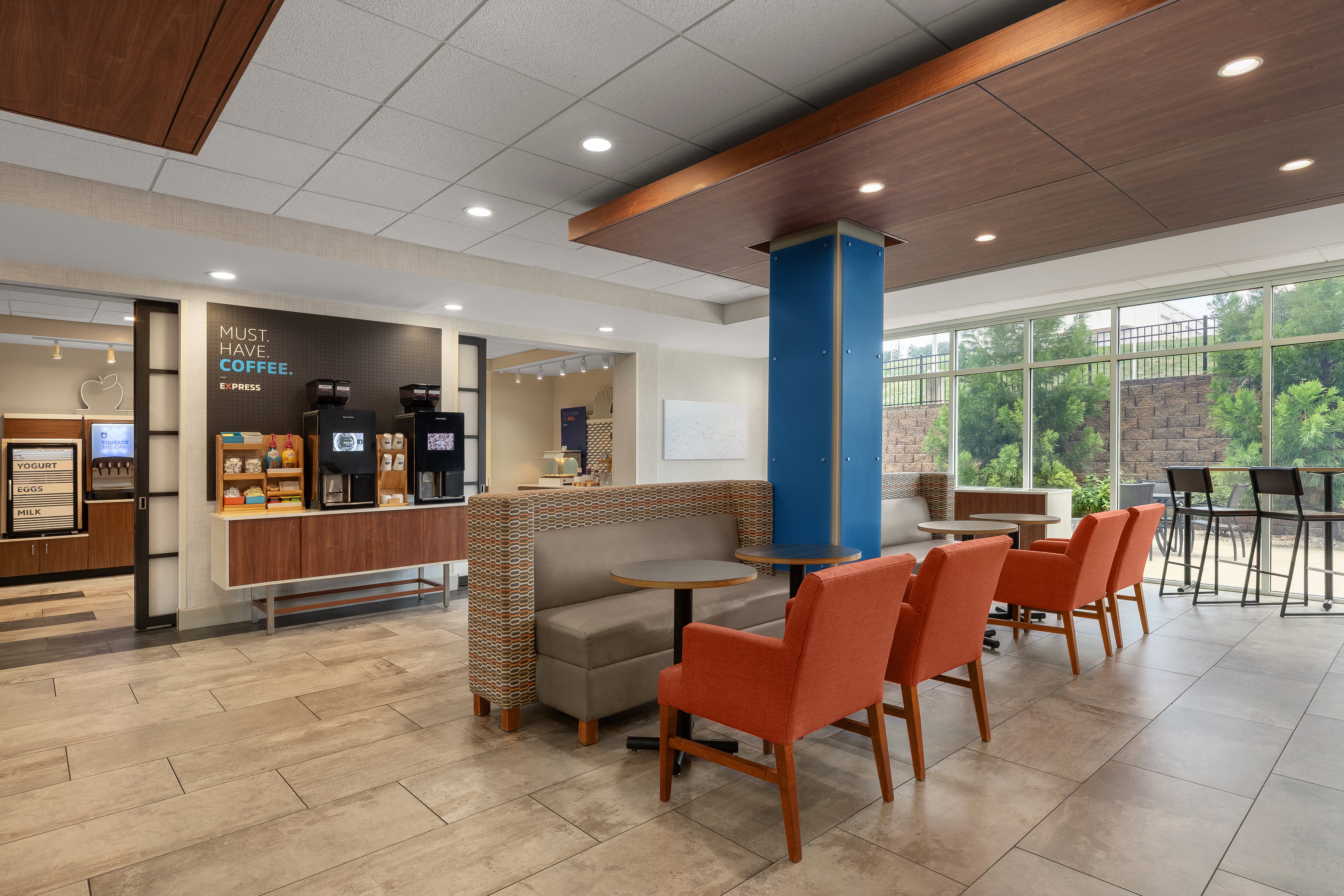 Holiday Inn Express Suites Staunton 54/75