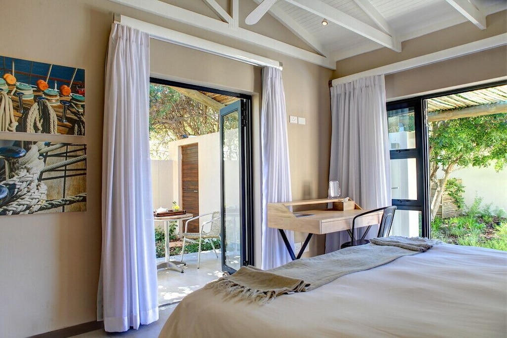 Scallop Guest Lodge 7/33