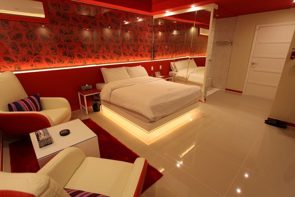 S-Petite Hotel 14/30