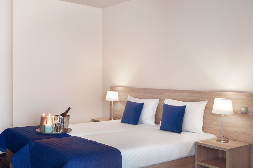Molo Hotel 22/65