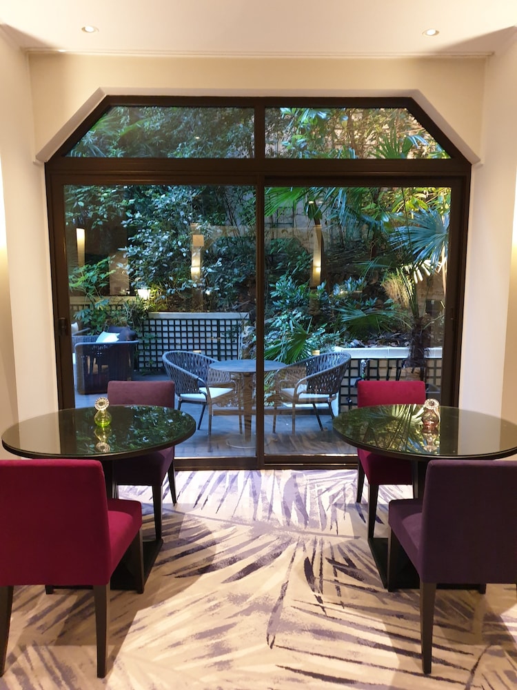 Hotel Garden Elysees 61/81