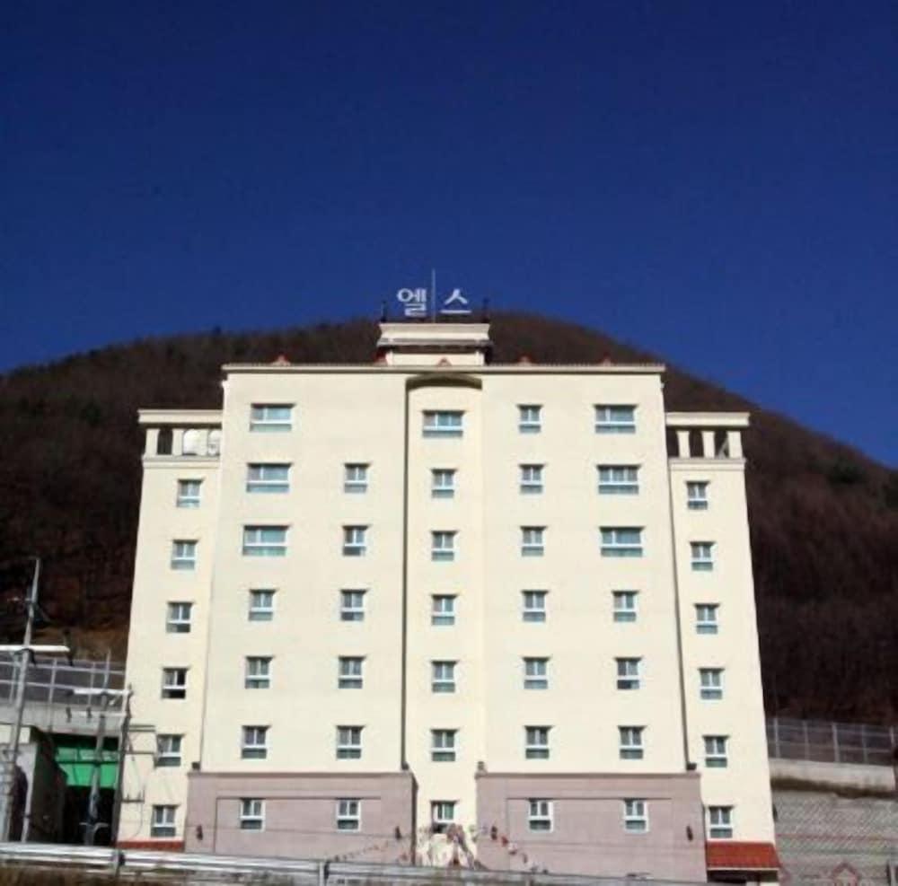 L's Hotel 3/15