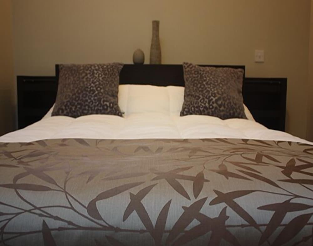 Lyall Apartment Hotel 9/25