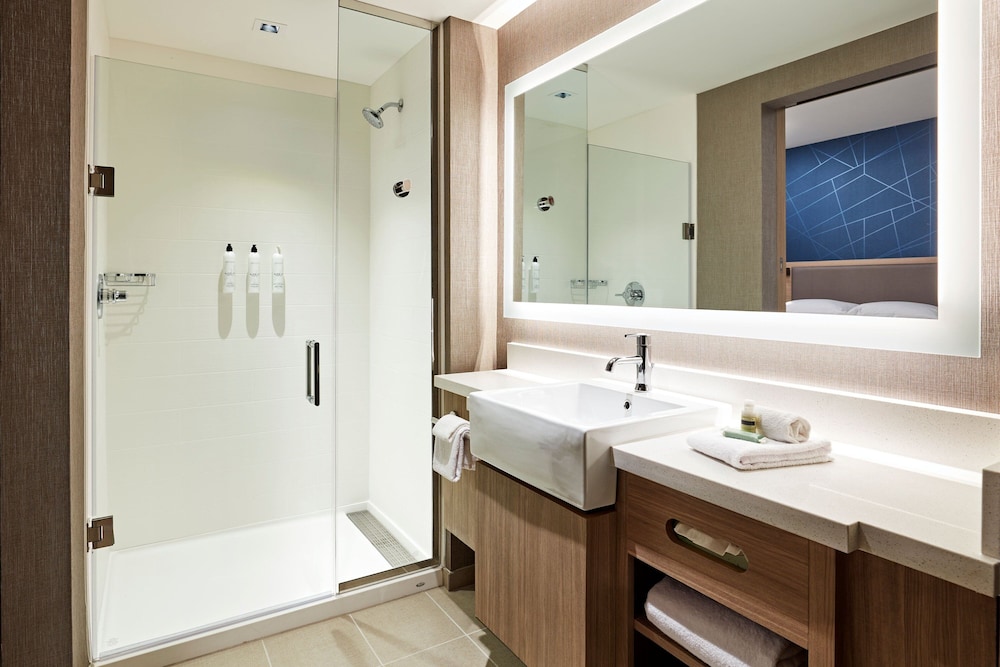 SpringHill Suites by Marriott Los Angeles Downey 38/42
