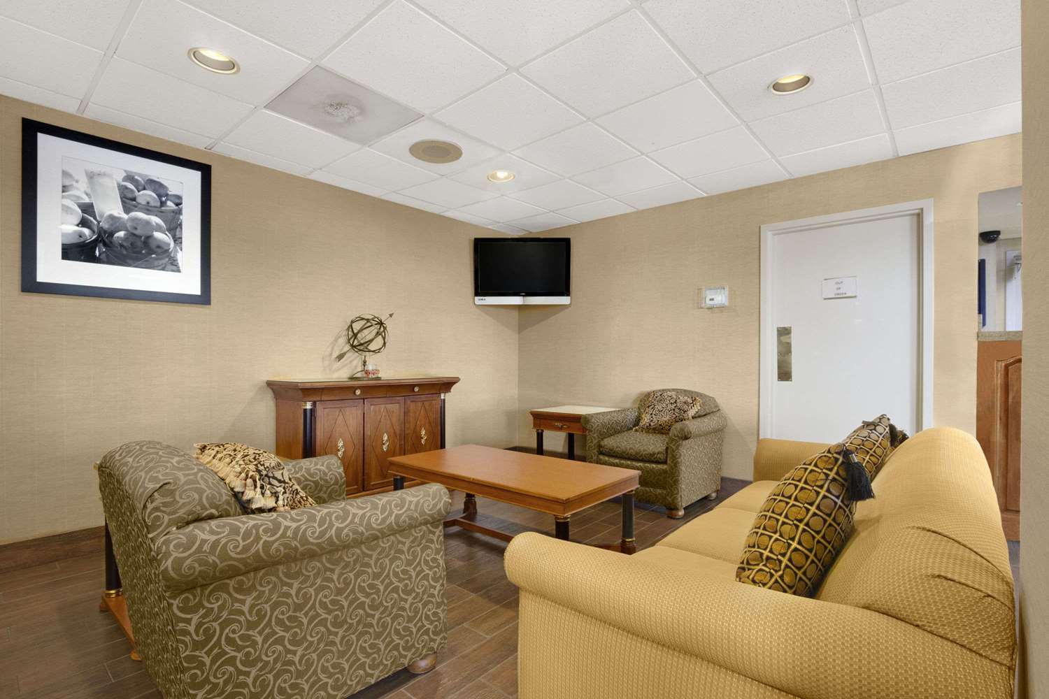 Super 8 by Wyndham Oxford 12/15