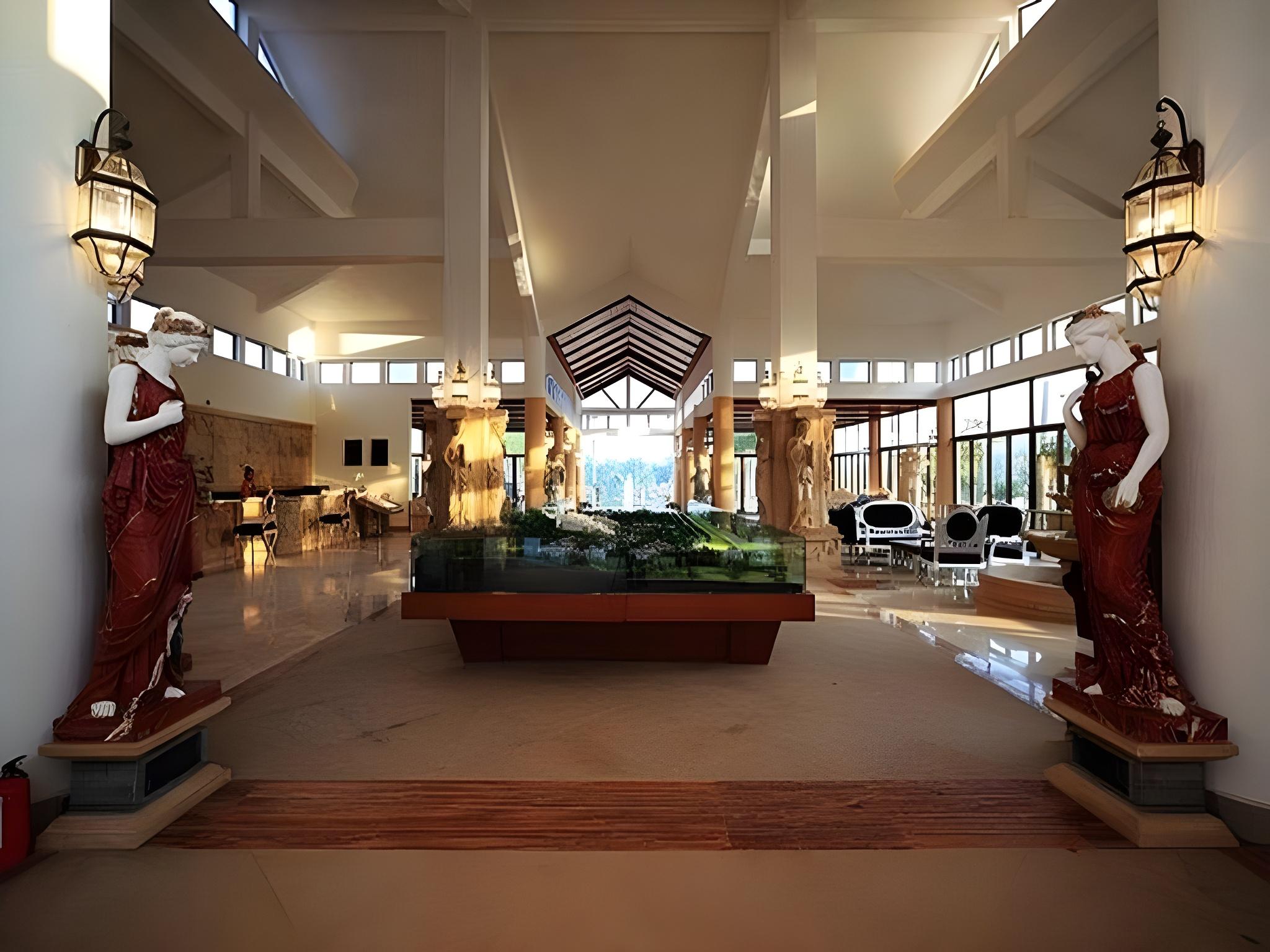 Xinglong Old Banyan Hotel 6/19