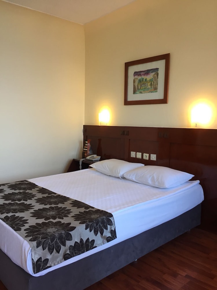 Nazar Beach City & Resort Hotel 7/32