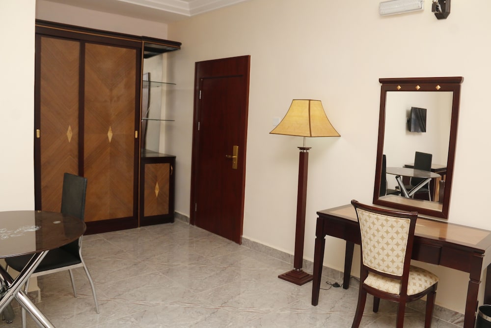 Barca-Liga Hotels 8/50