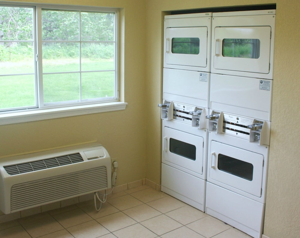 MainStay Suites Coralville - Iowa City 22/38