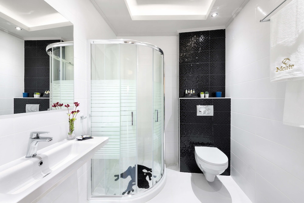 Melite Luxury Rooms & Apartments 50/50