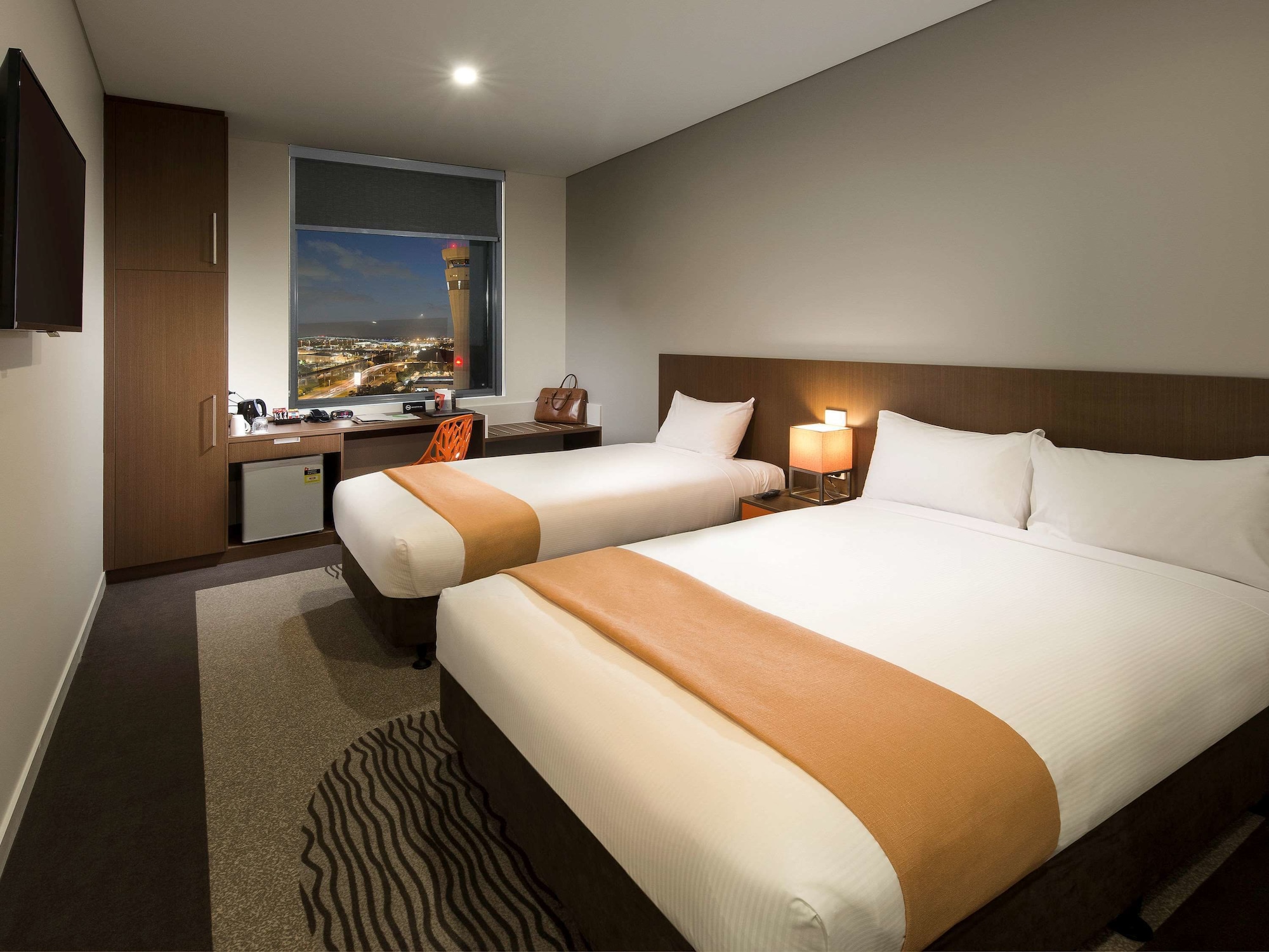 غرفة قياسية بسرير مزدوج وسرير فردي، ibis Brisbane Airport Hotel 2/4