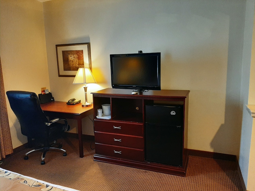 Baymont Inn And Suites Carthage 34/44