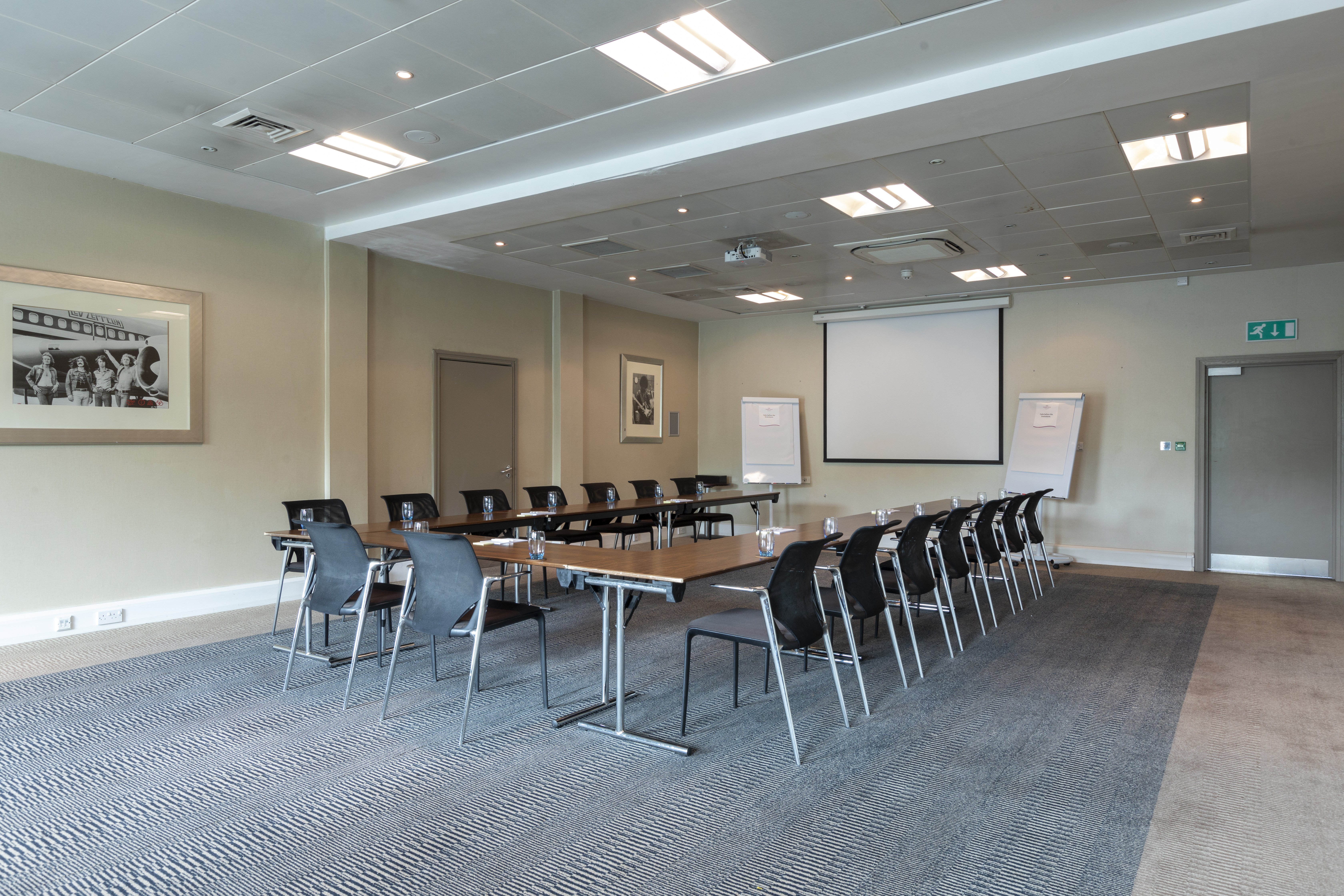 Crowne Plaza Birmingham Nec 68/77