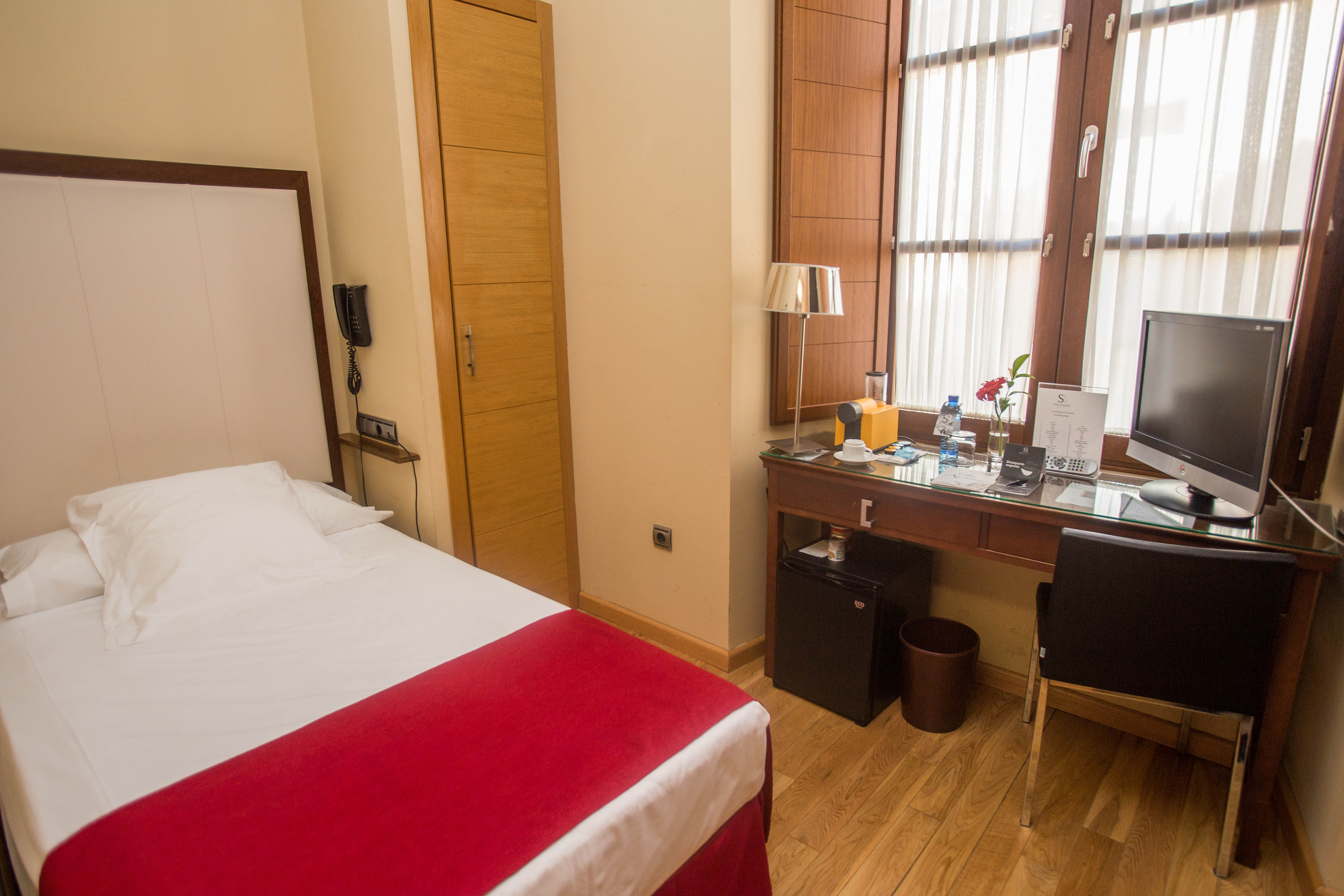 Room, Single