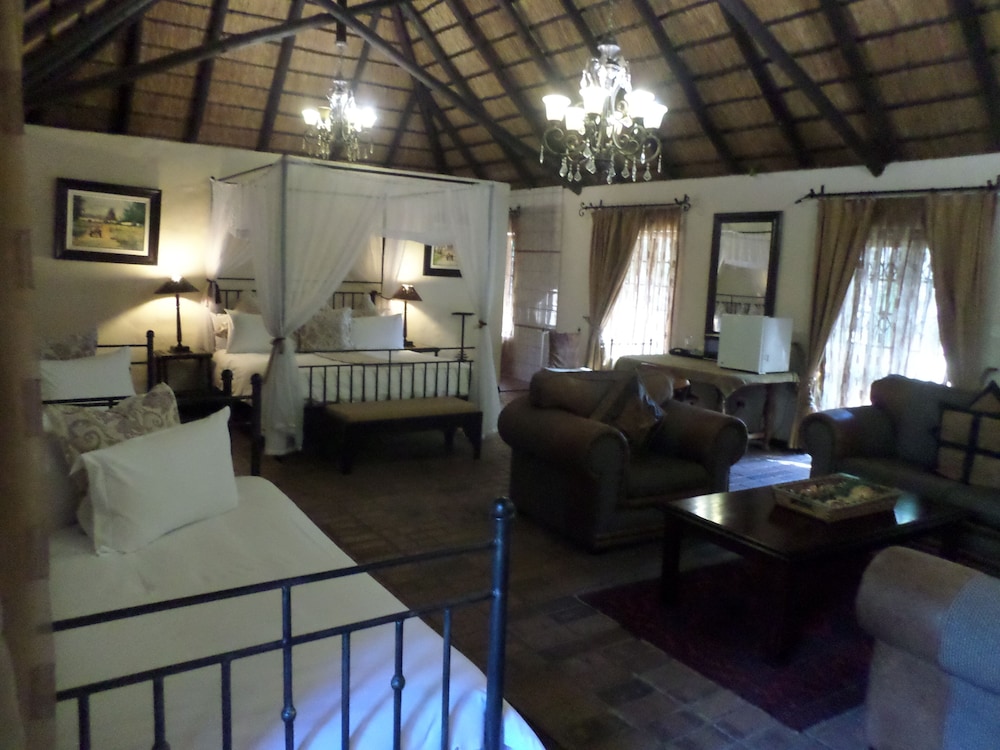 Foundry Guest Lodge 25/50