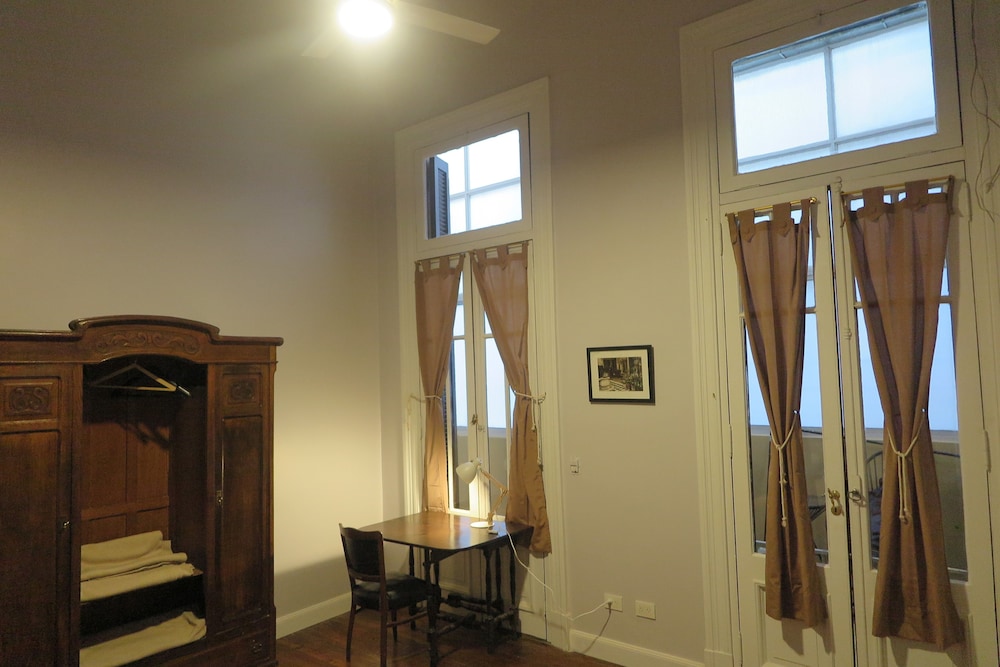 Sabatico Travelers Hostel 45/50