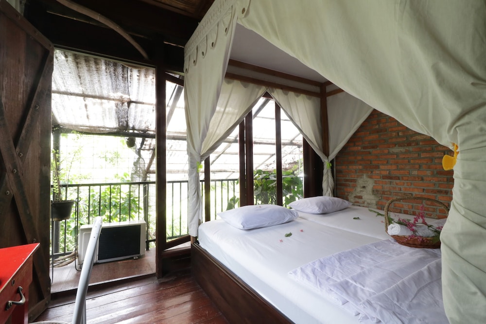 NILA HOUSE, Sharia Family Home Stay by ZUZU 17/73