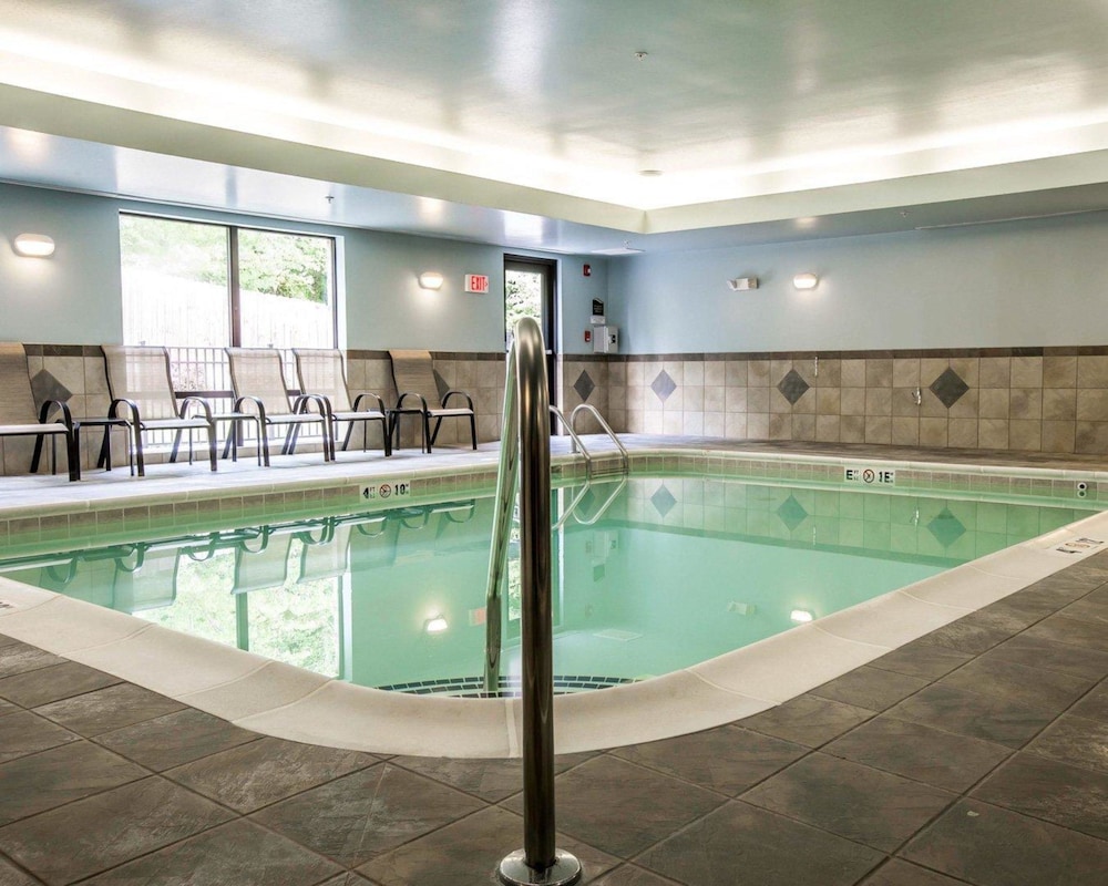 Comfort Suites Whitsett - Greensboro East Whitsett NC 21/41