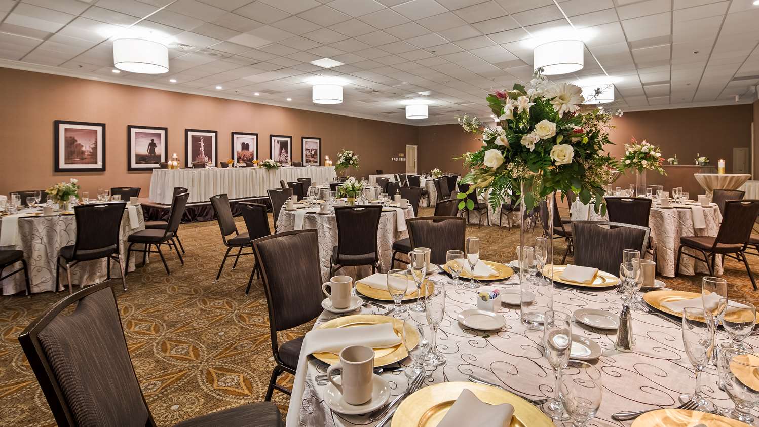 Best Western Premier The Central Hotel & Conference Center 29/48