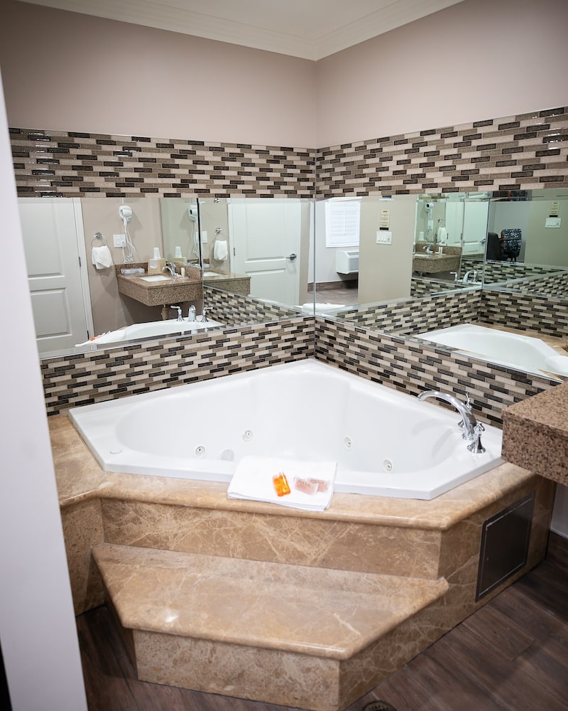 Diamond Bell Inn And Suites 53/54