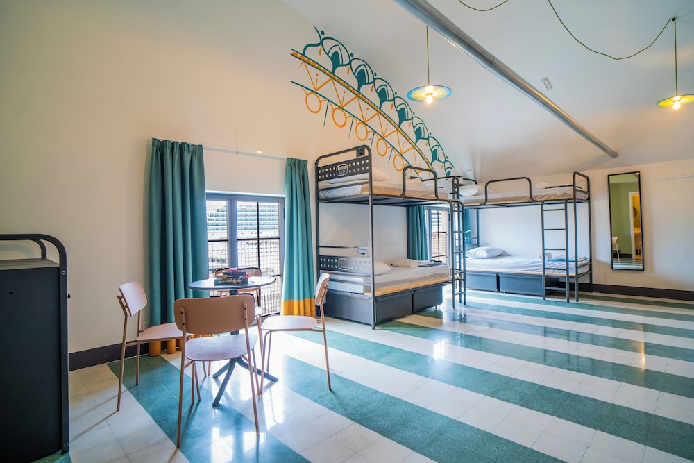 FEMALE DORM, 4 BEDS
