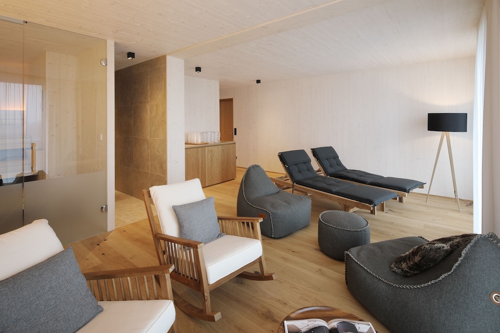 2ND Home Hotel 25/43