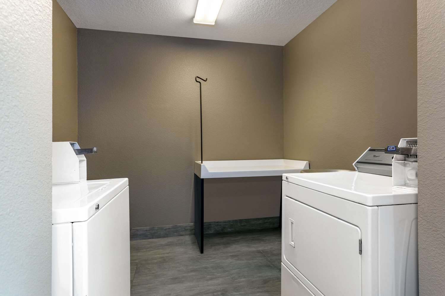 La Quinta Inn & Suites by Wyndham Tampa Central 6/22