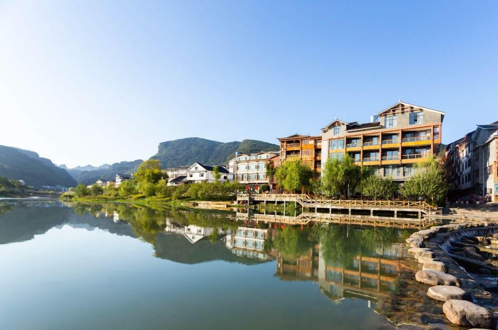 Z-Up Boutique Hotel 47/50