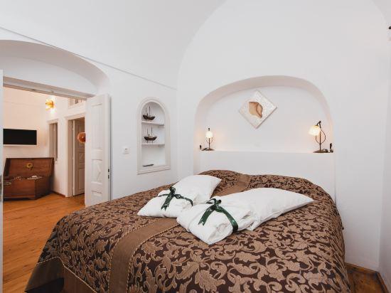 Villa, Outdoor Jetted Tub