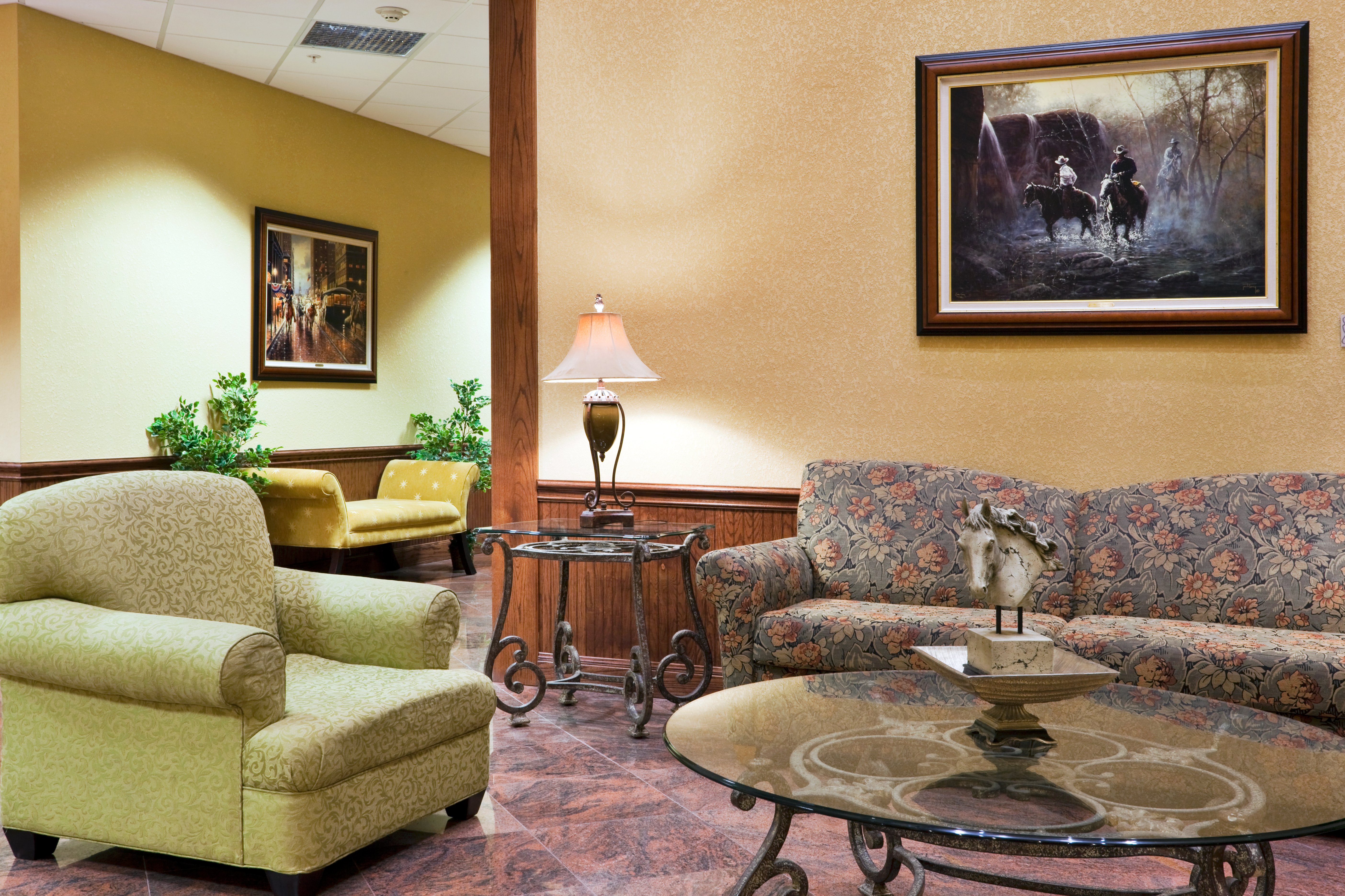 Holiday Inn Express Salado-Belton 27/45
