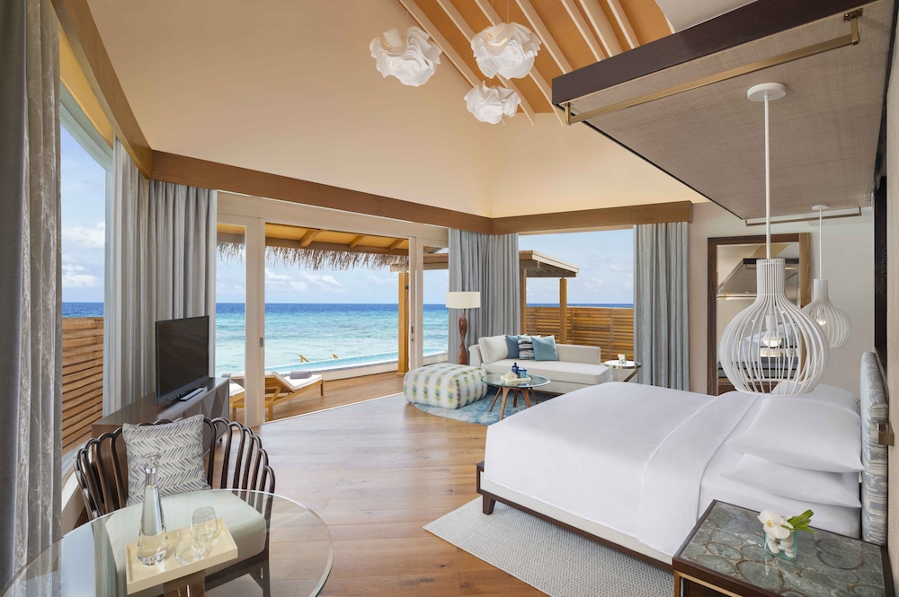 Sunrise, Villa, King Bed, Over Water Pool