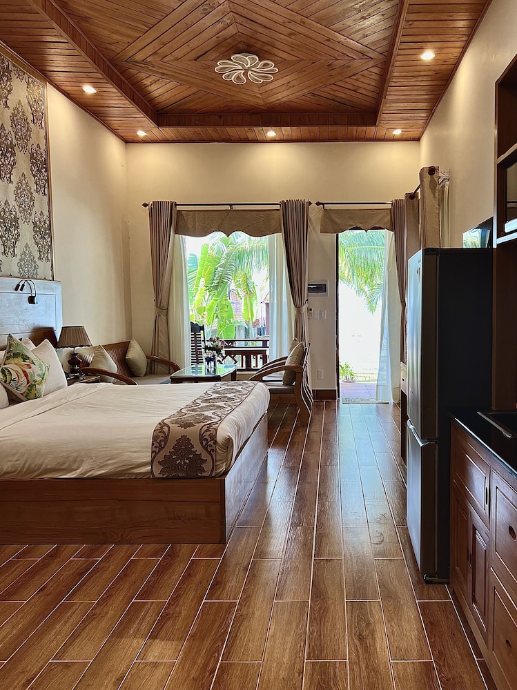 JUNIOR SUITE, KING BED