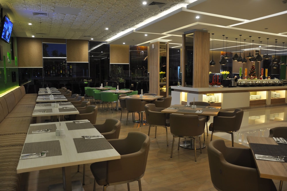 Sala View Hotel 47/59