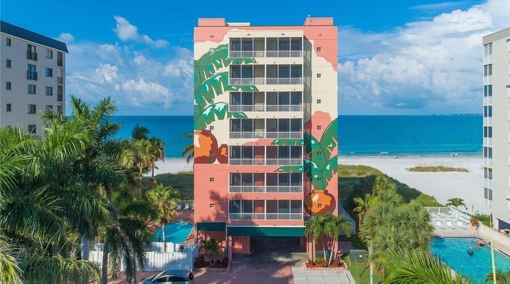 Casa Playa Resort 2/50
