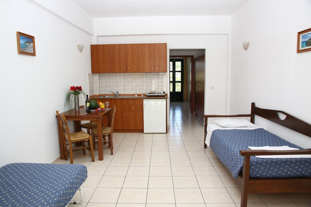 Camari Garden Apartments 8/21