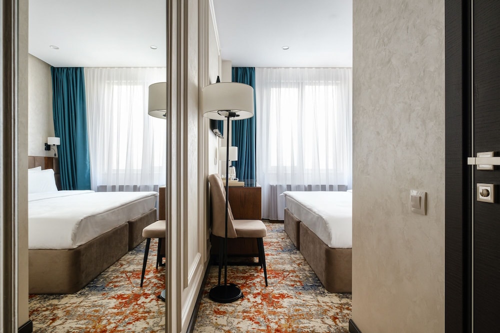 Grand Mildom Hotel 69/69