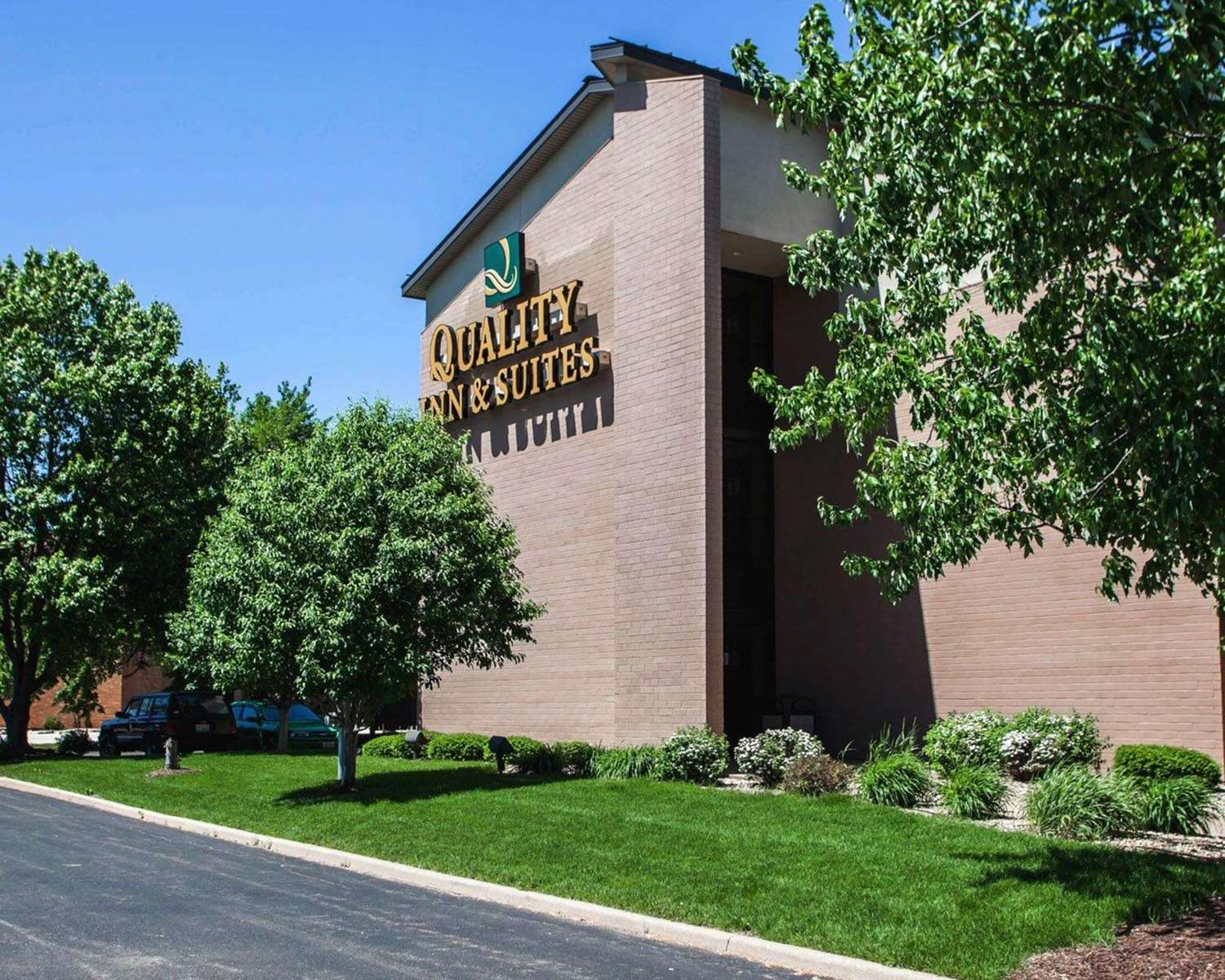 Quality Inn & Suites Peoria 50/50