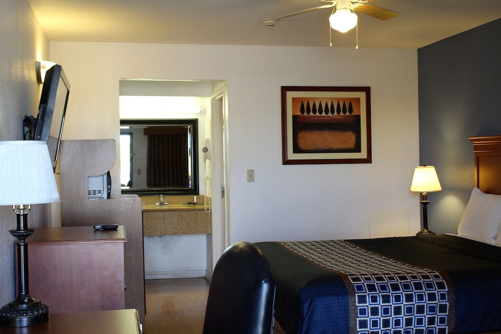 Days Inn By Wyndham El Paso West 36/50