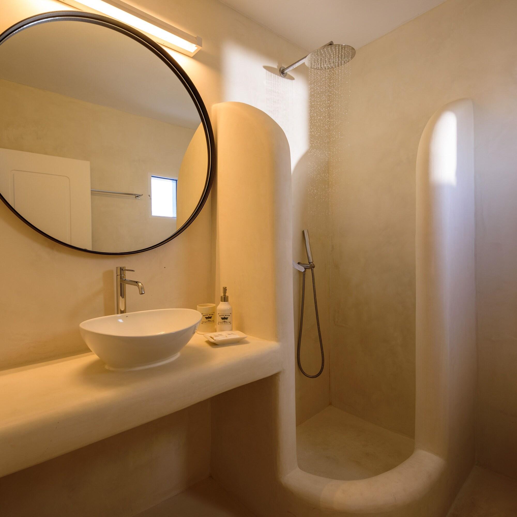 غرفة قياسية بإطلالة على البحر، Kamares Apartments 4/5